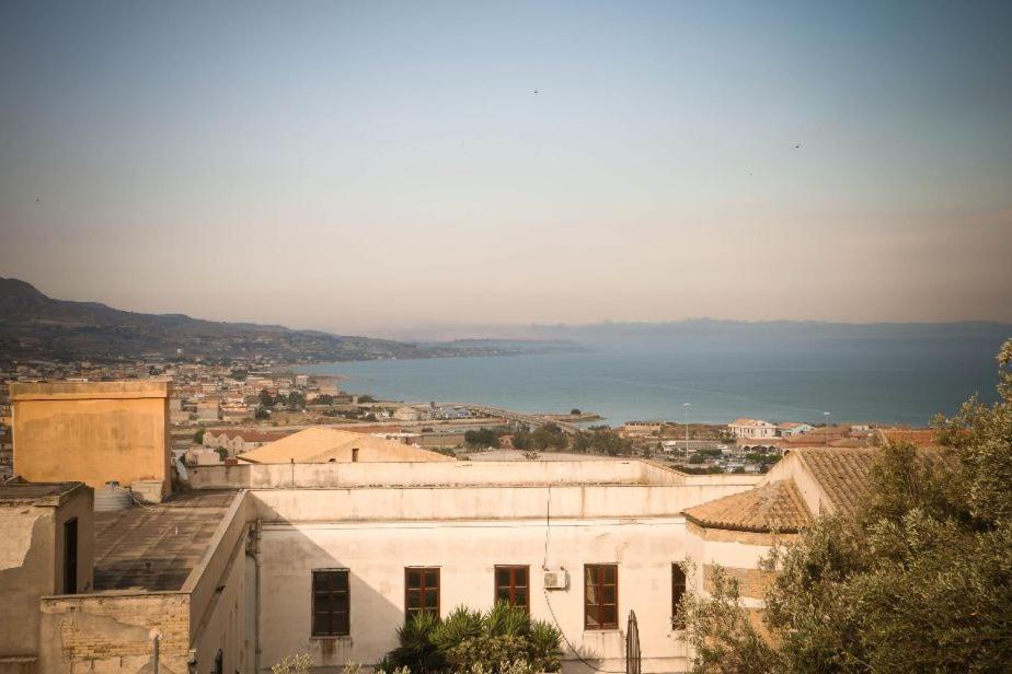 Il Grifo Hotel Licata Exterior foto